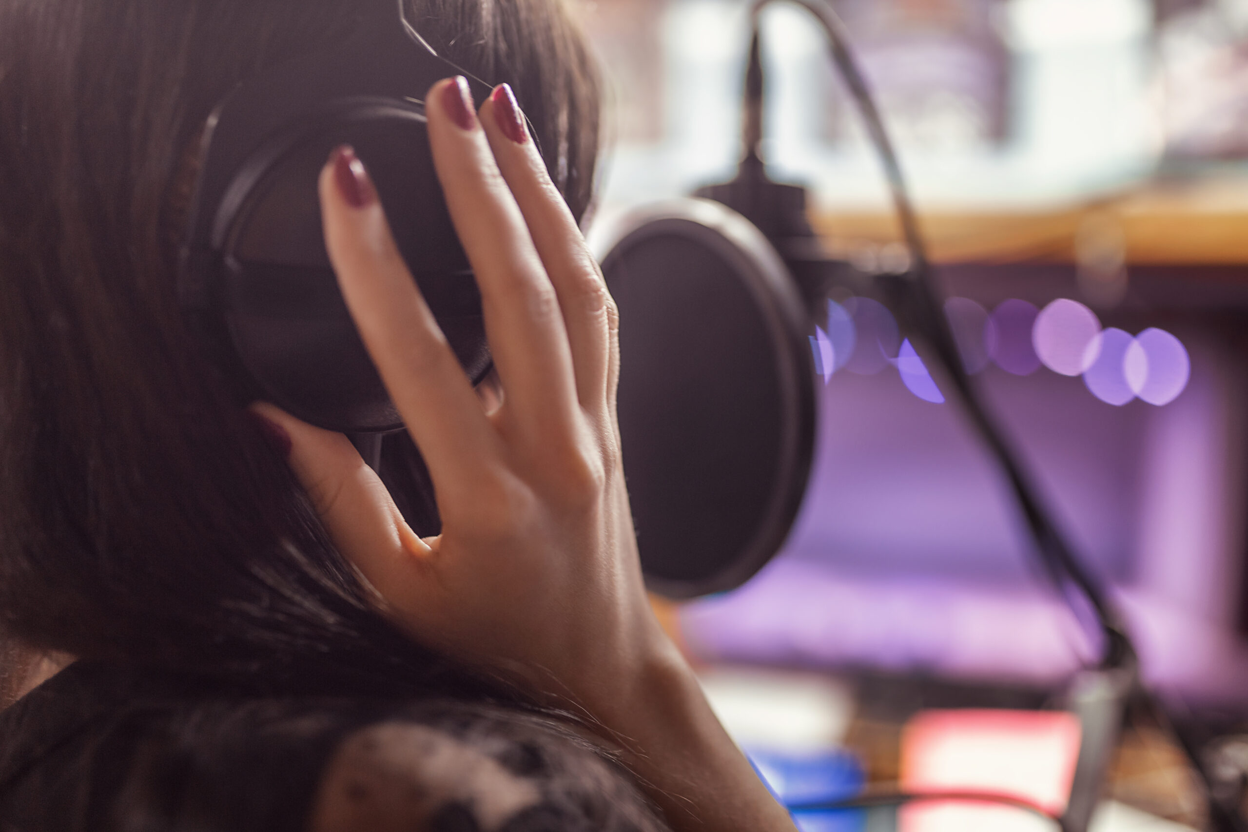 Ways Professional Voice-Overs Can Benefit Your Business