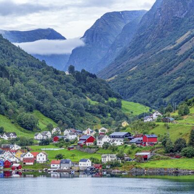 Discover Norway, Sweden, Iceland, or New Zealand by campervan – you won’t regret it!