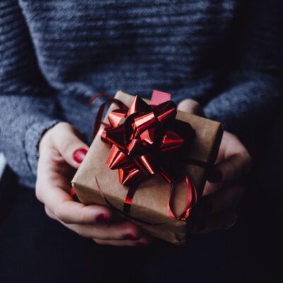 The Art of Corporate Gifting: 5 Tips to Help You Make a Lasting Impression
